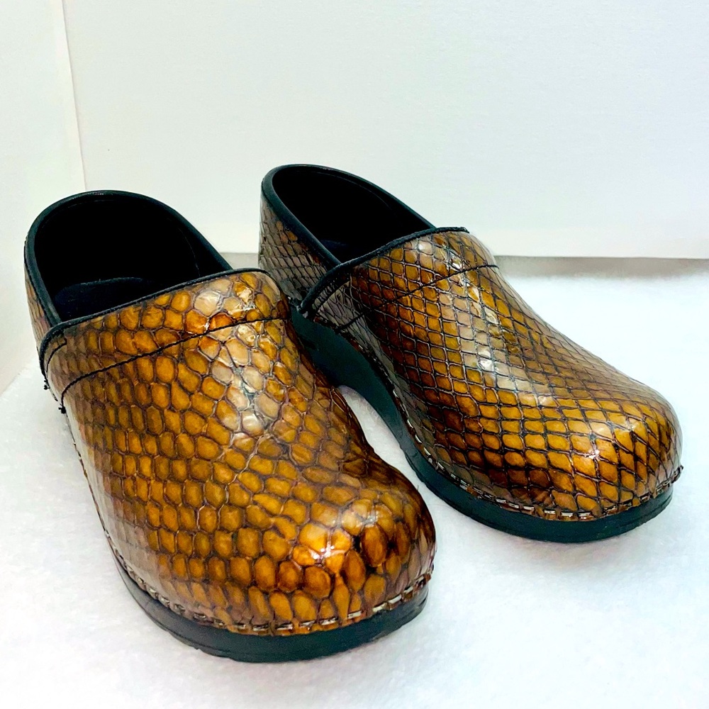Sanita Reptile Print Nursing Clogs